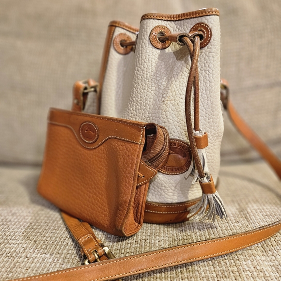 Dooney & Bourke Handbags - Dooney & Bourke Tan and Cream Leather Shoulder Bag Set